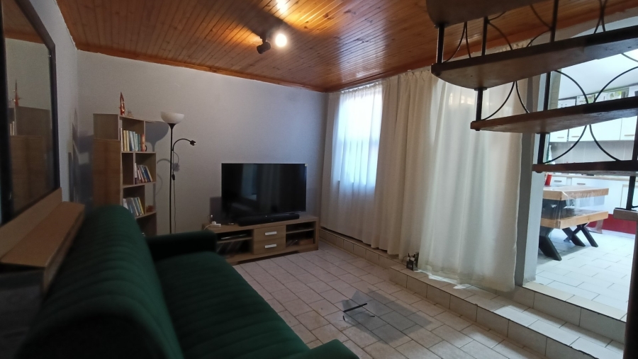 2 Bedroom Property for Sale in Zonnebloem Western Cape
